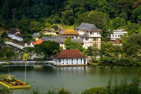 2 Days Kandy Highlights Tour