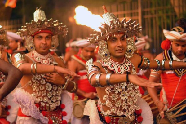 Kandy Esala Perahera – 3 Days